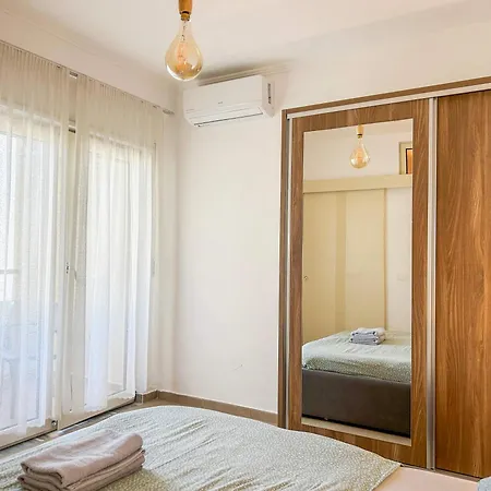 Direct Sea View Apartment *